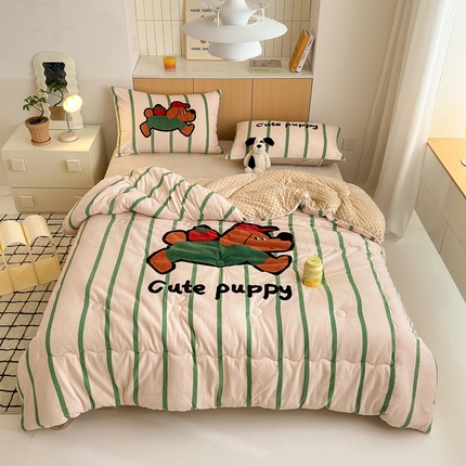 91家纺网 家纺一手货源 找家纺 2024新款卡通大版高克重牛奶绒豆豆被四件套 番茄狗