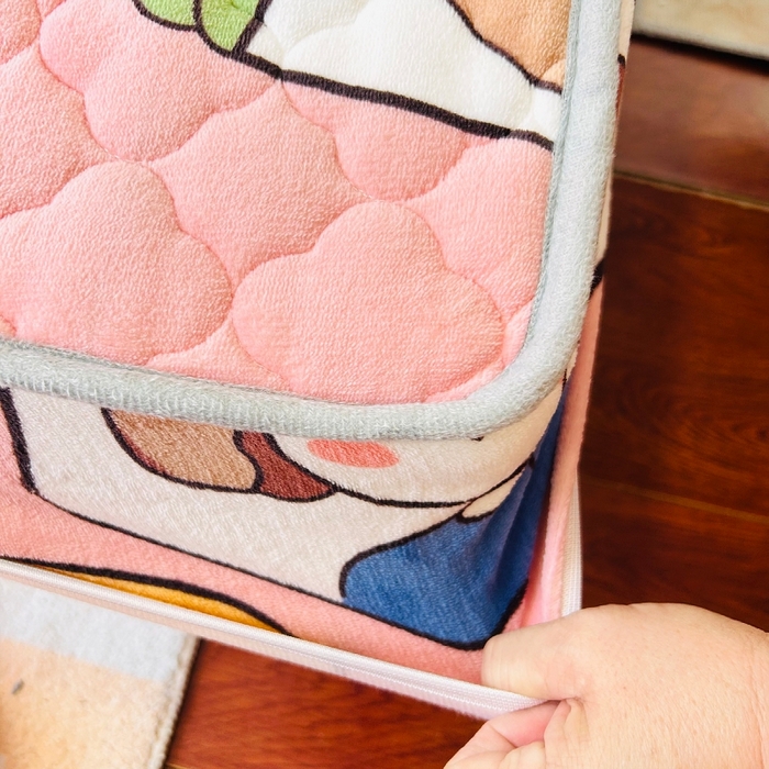 91家纺网 家纺一手货源 找家纺 小虾米 2024新款加厚上下床牛奶绒夹棉床笠款 开心女孩