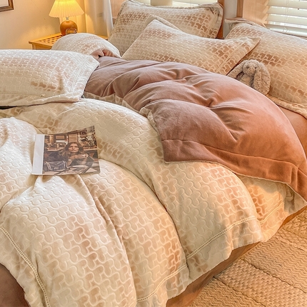 91家纺网 家纺一手货源 找家纺 （总）简如 2025新款A类加厚冰岛立体雕花牛奶绒浮雕绒四件套（有买家秀）