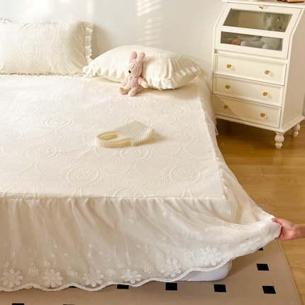 91家纺网 家纺一手货源 找家纺 （总）禧缘家纺（原梦想家） 2024新款蕾丝雕花牛奶绒床裙