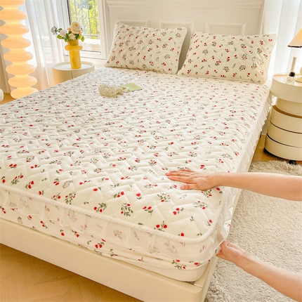 91家纺网 家纺一手货源 找家纺 （总）小萌虎 2024新款牛奶绒夹棉花边床笠