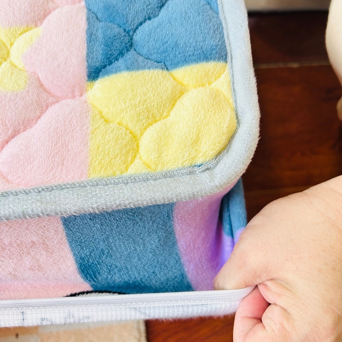 91家纺网 家纺一手货源 找家纺 小虾米 2024新款加厚上下床牛奶绒夹棉床笠款 恐龙宝宝