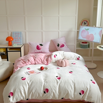 美乐迪家纺 2024新款高克重牛奶绒卡通印花四件套 草莓
