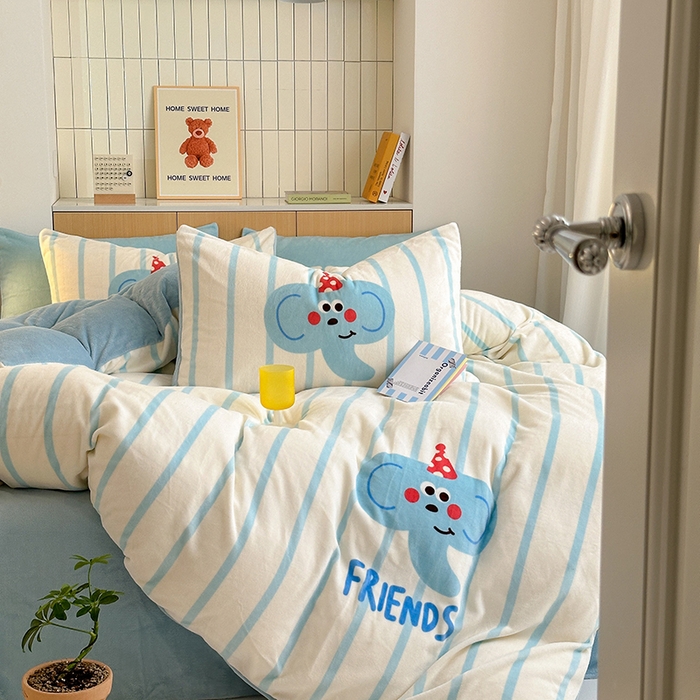 91家纺网 家纺一手货源 找家纺 2024新款大版卡通双面高克重牛奶绒床单款四件套 小象