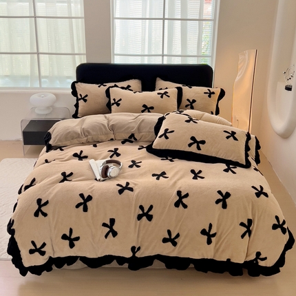 91家纺网 家纺一手货源 找家纺 米莱家纺 2024新款高克重剪花雕花阳离子牛奶绒四件套 浪漫蝴蝶结-咖