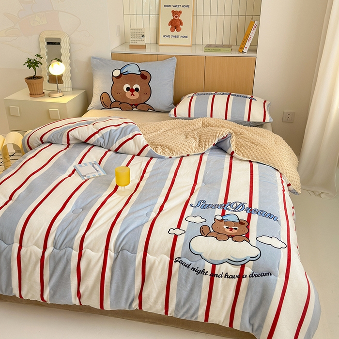 91家纺网 家纺一手货源 找家纺 2024新款卡通大版高克重牛奶绒豆豆被四件套 云朵熊