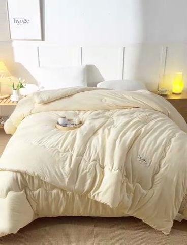 91家纺网 家纺一手货源 找家纺 预言家纺 2024新款良品压花冬被子母被 良品奶黄