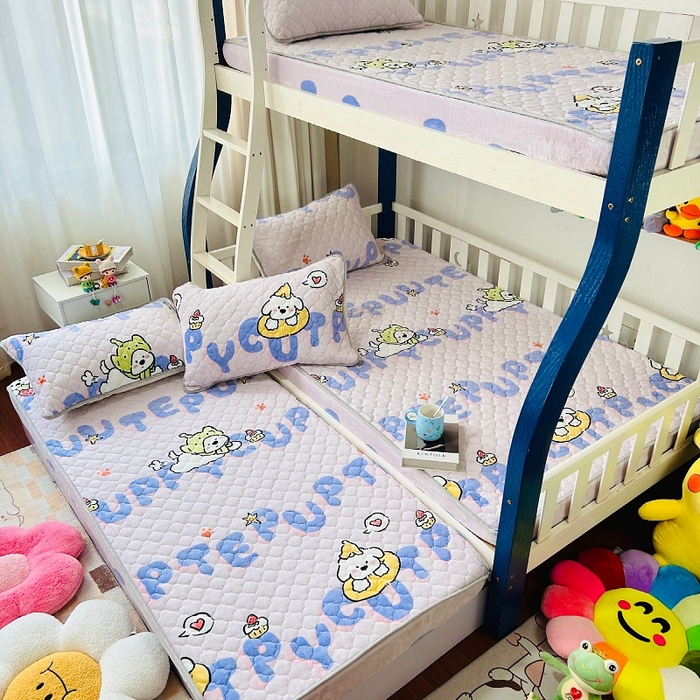 91家纺网 家纺一手货源 找家纺 小虾米 2024新款加厚上下床牛奶绒夹棉床笠款 奇趣乐园