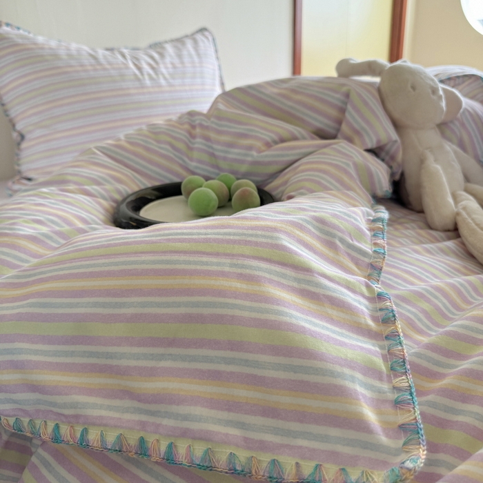 91家纺网 家纺一手货源 找家纺 艾莱家纺 2024新款七彩贝壳系列100S全棉柔顺加厚磨毛四件套 幻珊-紫细条