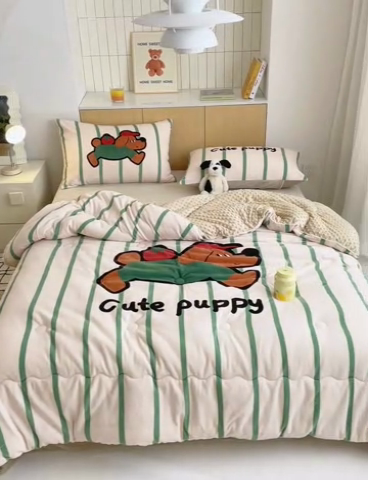 91家纺网 家纺一手货源 找家纺 2024新款卡通大版高克重牛奶绒豆豆被四件套 番茄狗