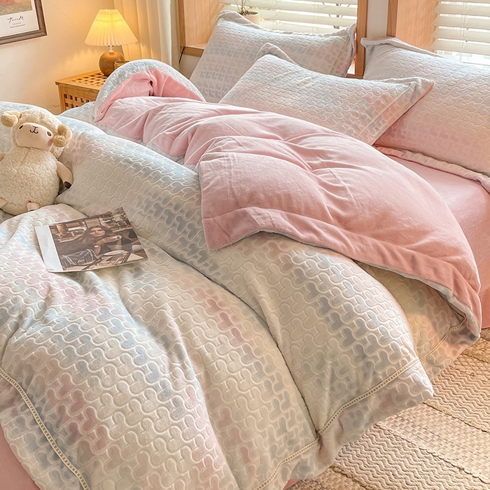 91家纺网 家纺一手货源 找家纺 简如 2025新款A类加厚冰岛立体雕花牛奶绒浮雕绒四件套（有买家秀） 告白-彩