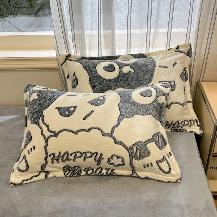 91家纺网 家纺一手货源 找家纺 贝扬思家纺 2024新款加厚雪花绒印花四件套 好多黑球