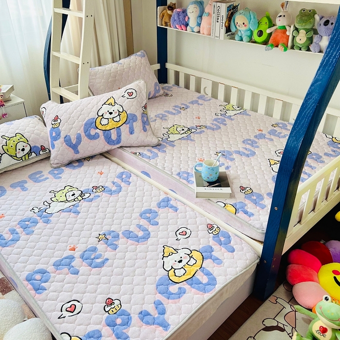 91家纺网 家纺一手货源 找家纺 小虾米 2024新款加厚上下床牛奶绒夹棉床笠款 奇趣乐园