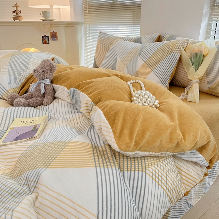 91家纺网 家纺一手货源 找家纺 帅露家纺 2024新款高克重牛奶绒印花四件套 极简生活