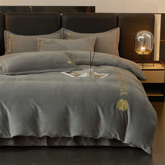 91家纺网 家纺一手货源 找家纺 招财狼家纺  2024新款7斤高克重牛奶绒刺绣四件套 山茶花-爵士灰