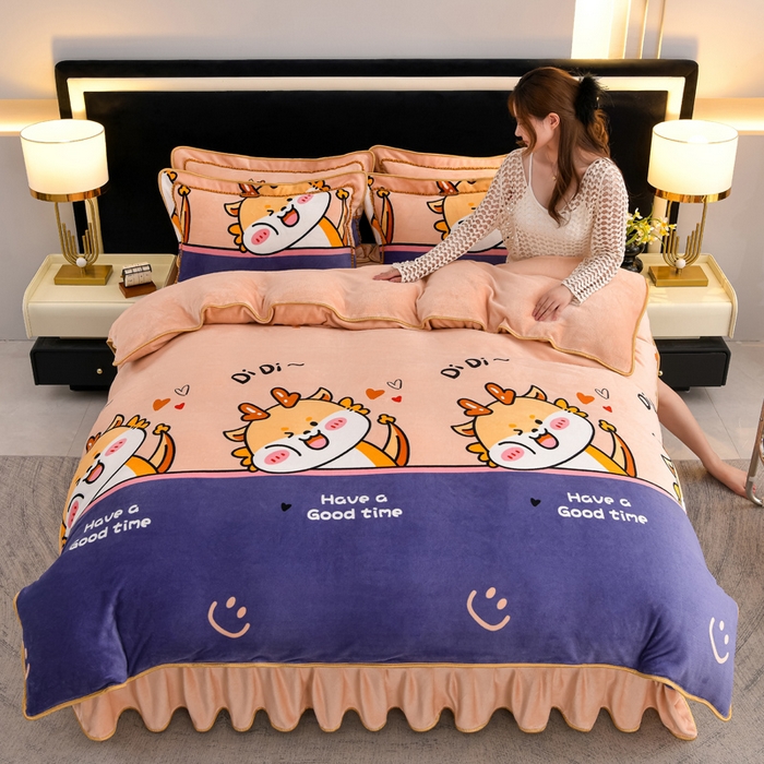 91家纺网 家纺一手货源 找家纺 2025新款牛奶绒印花床裙四件套系列-四件套 迪迪龙