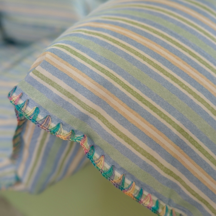 91家纺网 家纺一手货源 找家纺 艾莱家纺 2024新款七彩贝壳系列100S全棉柔顺加厚磨毛四件套 幻珊-绿细条