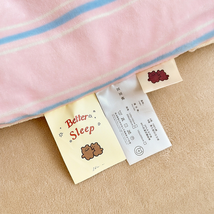 91家纺网 家纺一手货源 找家纺 2024新款卡通大版高克重牛奶绒豆豆被四件套 好朋友