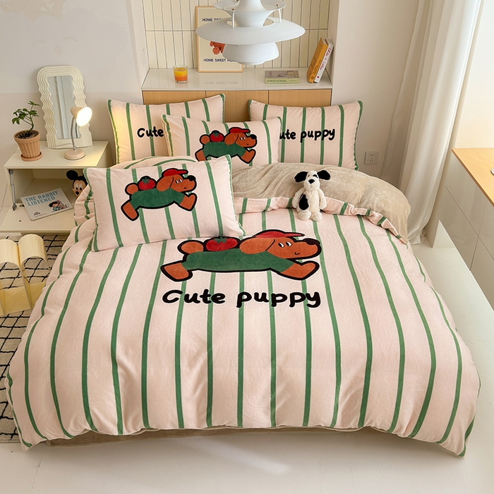 91家纺网 家纺一手货源 找家纺 2024新款大版卡通双面高克重牛奶绒床单款四件套 番茄狗