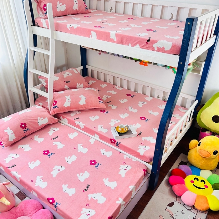 91家纺网 家纺一手货源 找家纺 小虾米 2024新款加厚上下床牛奶绒床笠款 欢乐兔