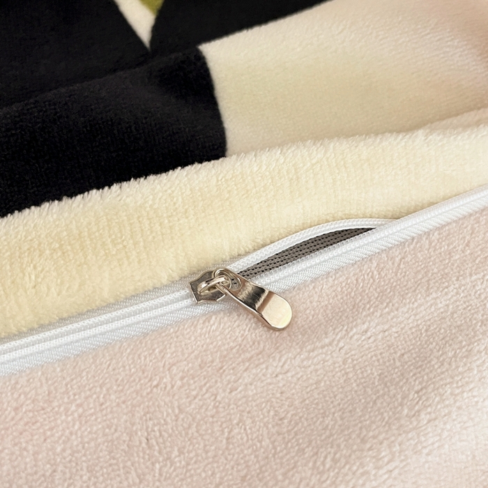 91家纺网 家纺一手货源 找家纺 帅露家纺 2024新款高克重牛奶绒印花四件套 安冉