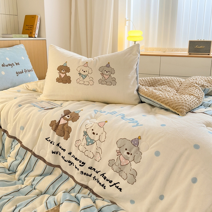 91家纺网 家纺一手货源 找家纺 2024新款卡通大版高克重牛奶绒豆豆被四件套 快乐汪