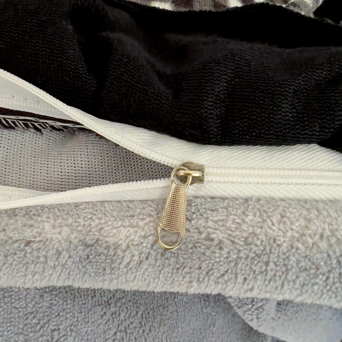 91家纺网 家纺一手货源 找家纺 米莱家纺 2024新款韩式花边牛奶绒四件套 奶油黑格