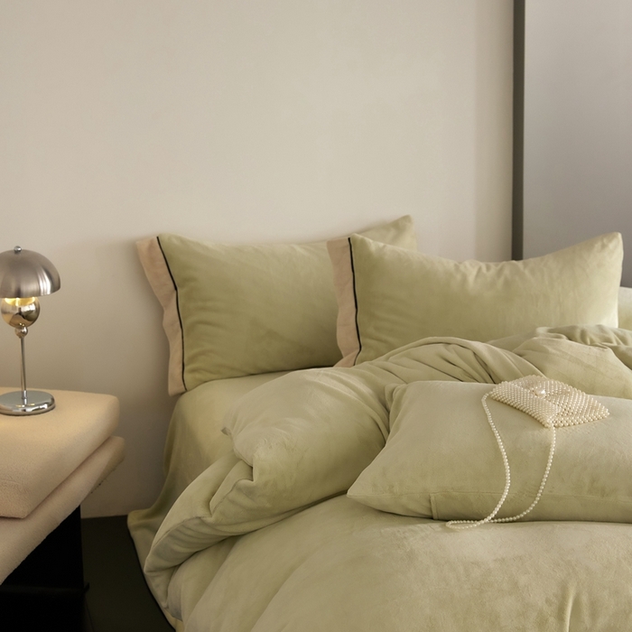 91家纺网 家纺一手货源 找家纺 金奇达家纺 2024秋冬新品保暖加厚绒类热氧™绒绒四件套-【查理】（全网控价{折后券后}不低于238元） 查理-青梅