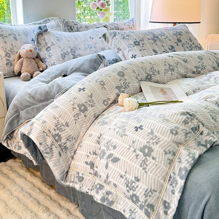 91家纺网 家纺一手货源 找家纺 （总）简如 2025新款A类加厚冰岛立体雕花牛奶绒浮雕绒四件套（有买家秀）