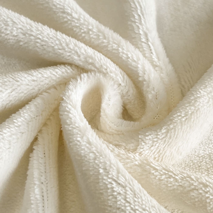 91家纺网 家纺一手货源 找家纺 耀达家居 2024新款高克重韩版纯色绣花刺绣牛奶绒四件套 山茶暖白+浅蓝