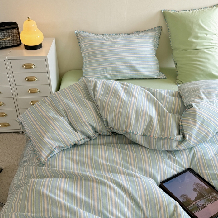 91家纺网 家纺一手货源 找家纺 艾莱家纺 2024新款七彩贝壳系列100S全棉柔顺加厚磨毛四件套 幻珊-绿细条