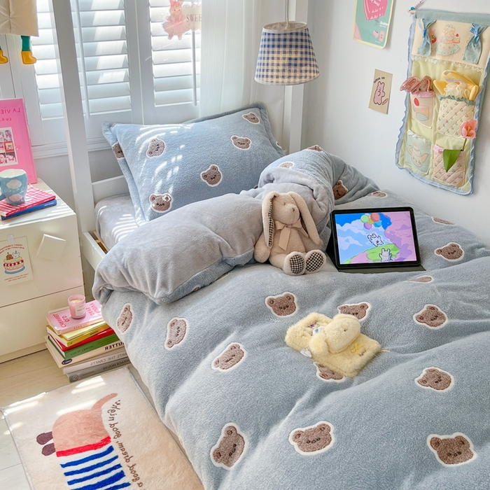 91家纺网 家纺一手货源 找家纺 川悦生活 2024新款雪花绒宿舍三件套 啵啵熊