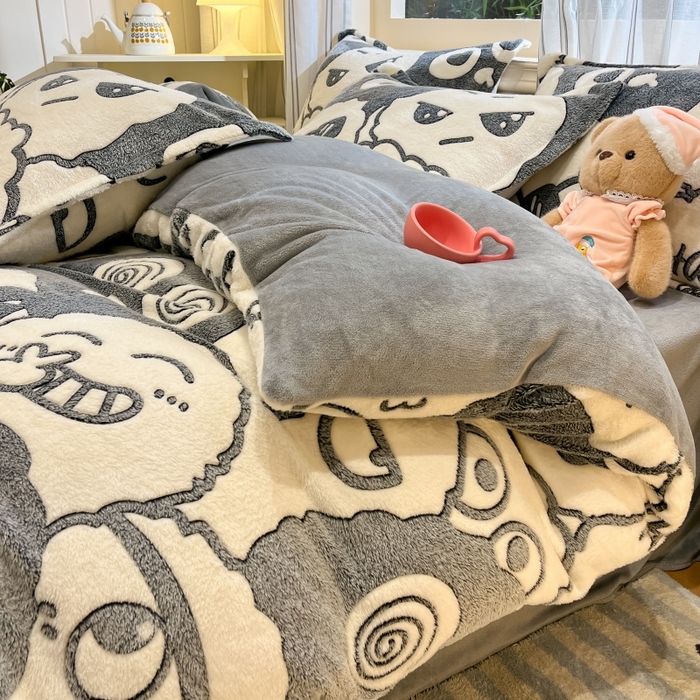 91家纺网 家纺一手货源 找家纺 贝扬思家纺 2024新款加厚雪花绒印花四件套 好多黑球