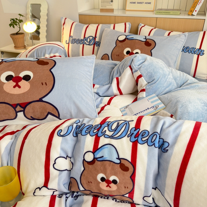 91家纺网 家纺一手货源 找家纺 2024新款大版卡通双面高克重牛奶绒床单款四件套 云朵熊