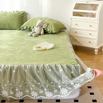 91家纺网 家纺一手货源 找家纺 （总）禧缘家纺（原梦想家） 2024新款蕾丝雕花牛奶绒床裙