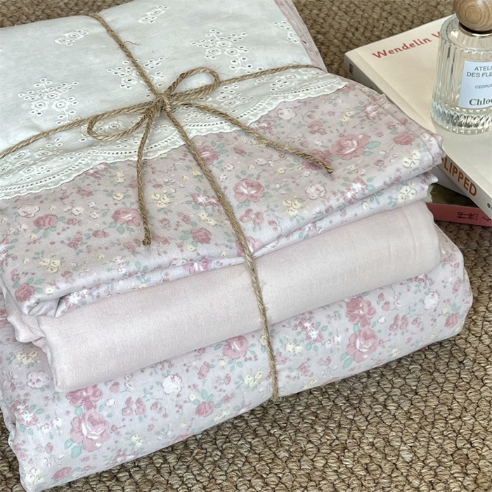 91家纺网 家纺一手货源 找家纺 2024新款全棉印花双层纱四件套--蕾丝花边款 尽染-粉