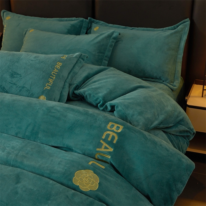 91家纺网 家纺一手货源 找家纺 招财狼家纺  2024新款7斤高克重牛奶绒刺绣四件套 山茶花-孔雀绿