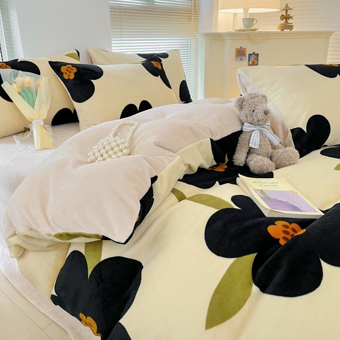 91家纺网 家纺一手货源 找家纺 帅露家纺 2024新款高克重牛奶绒印花四件套 安冉