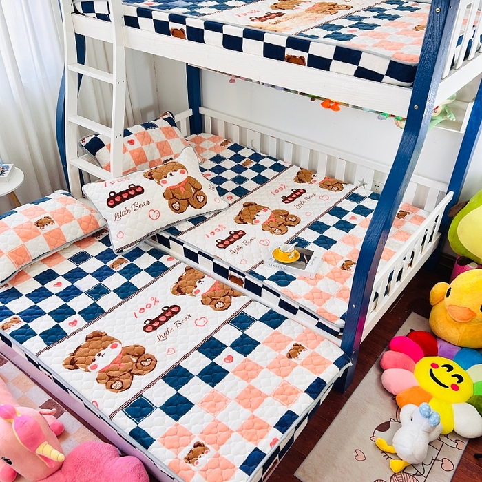 91家纺网 家纺一手货源 找家纺 小虾米 2024新款加厚上下床牛奶绒夹棉床笠款 快乐熊宝