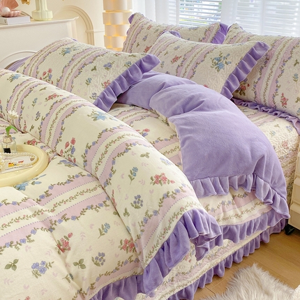 91家纺网 家纺一手货源 找家纺 （总）梦精灵家纺 2025新款牛奶绒花边床盖四件套