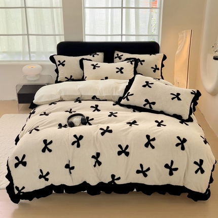 91家纺网 家纺一手货源 找家纺 米莱家纺 2024新款高克重剪花雕花阳离子牛奶绒四件套 浪漫蝴蝶结-奶白