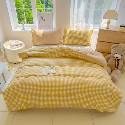 91家纺网 家纺一手货源 找家纺 弗苓家纺 2024新款云朵棉无印风冬被被芯被子 黄小格