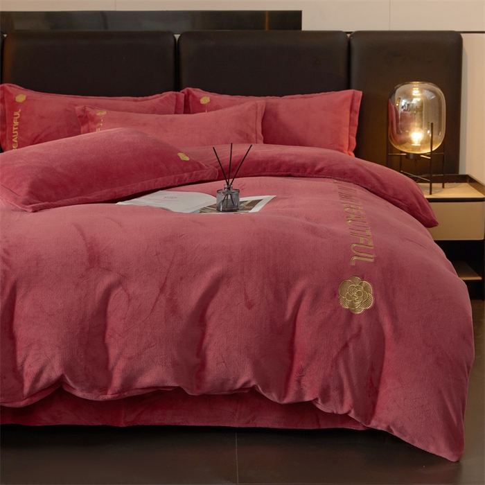 91家纺网 家纺一手货源 找家纺 招财狼家纺  2024新款7斤高克重牛奶绒刺绣四件套 山茶花-豆沙红