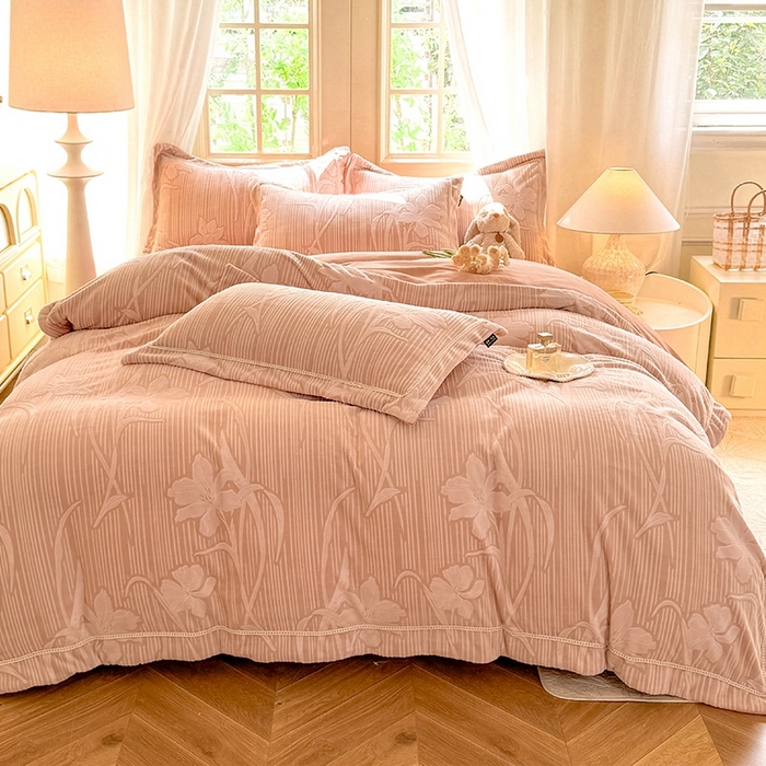 91家纺网 家纺一手货源 找家纺 简如 2025新款A类加厚冰岛立体雕花牛奶绒浮雕绒四件套（有买家秀） 蔓朵-羽茶色