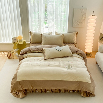 91家纺网 家纺一手货源 找家纺 美伦美焕 2024新款宝宝绒星月床盖四件套 星月 奶咖