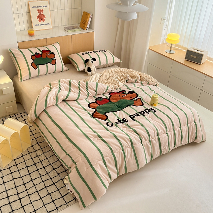 91家纺网 家纺一手货源 找家纺 2024新款卡通大版高克重牛奶绒豆豆被四件套 番茄狗