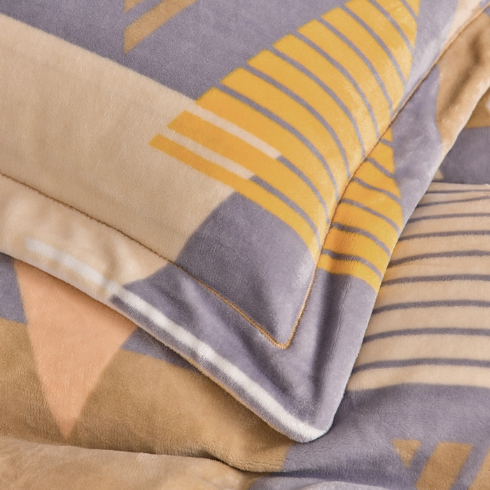 91家纺网 家纺一手货源 找家纺 丽涵家纺 2024秋冬新品冰岛臻棉绒保暖四件套 几何空间