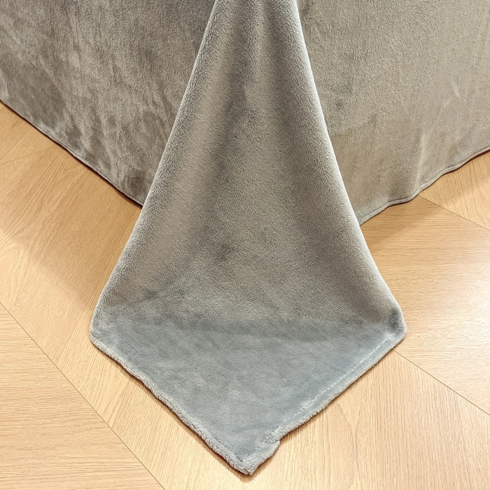 91家纺网 家纺一手货源 找家纺 贝扬思家纺 2024新款加厚雪花绒印花四件套 好多黑球