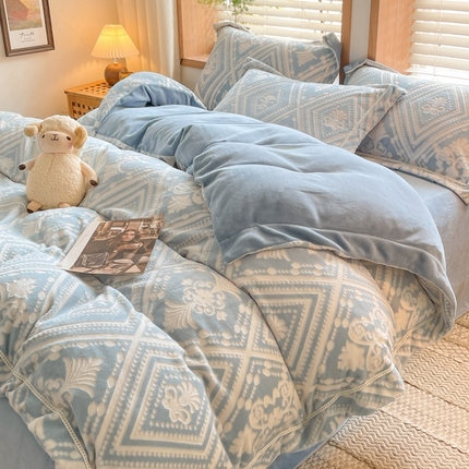 简如 2025新款A类加厚冰岛立体雕花牛奶绒浮雕绒四件套（有买家秀） 洛莉-蓝