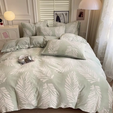 91家纺网 家纺一手货源 找家纺 857家居 2024新款A类雕花牛奶绒四件套 绿影